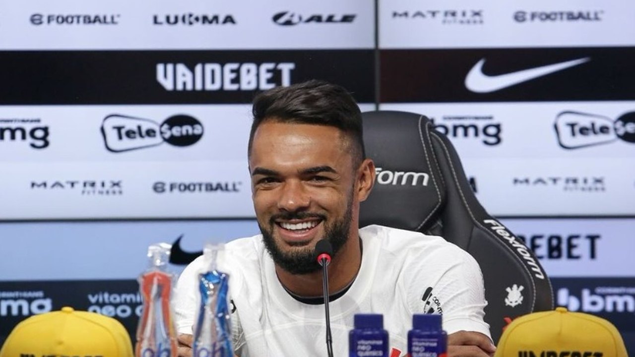 Raniele é apresentado no Corinthians e diz se inspirar em Casemiro e Ralf: 'muita raça'