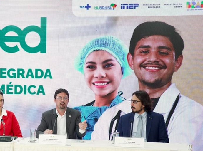 Governo do Brasil cria política integrada para formação médica