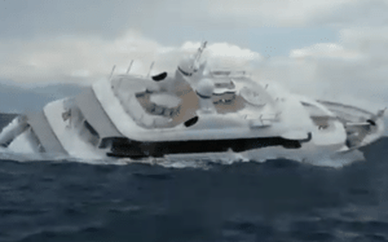 Bote inflável salvou a vida de 15 passageiros de superiate na Itália; Capitão quebra o silêncio após o naufrágio