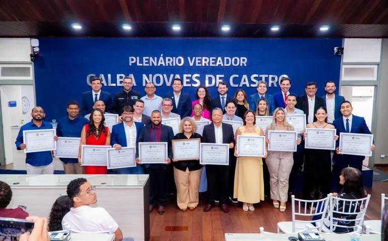 Câmara homenageia personalidades com atuação na proteção de crianças a adolescentes