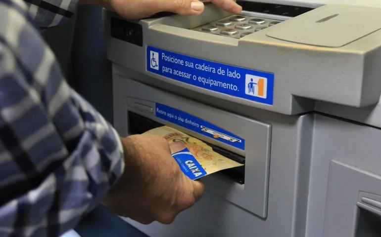 Décimo terceiro salário deve ser pago aos trabalhadores até o fim desta semana. Veja regras