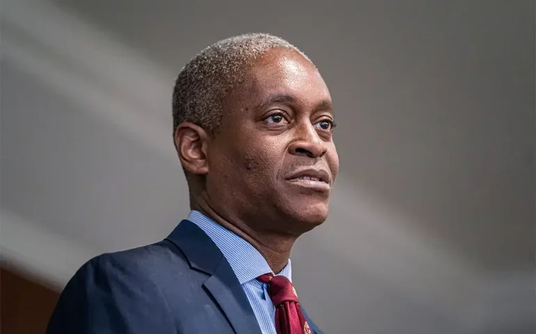 Quero ver 'um pouco mais de dados' para ter certeza absoluta sobre cortes, diz Bostic, do Fed