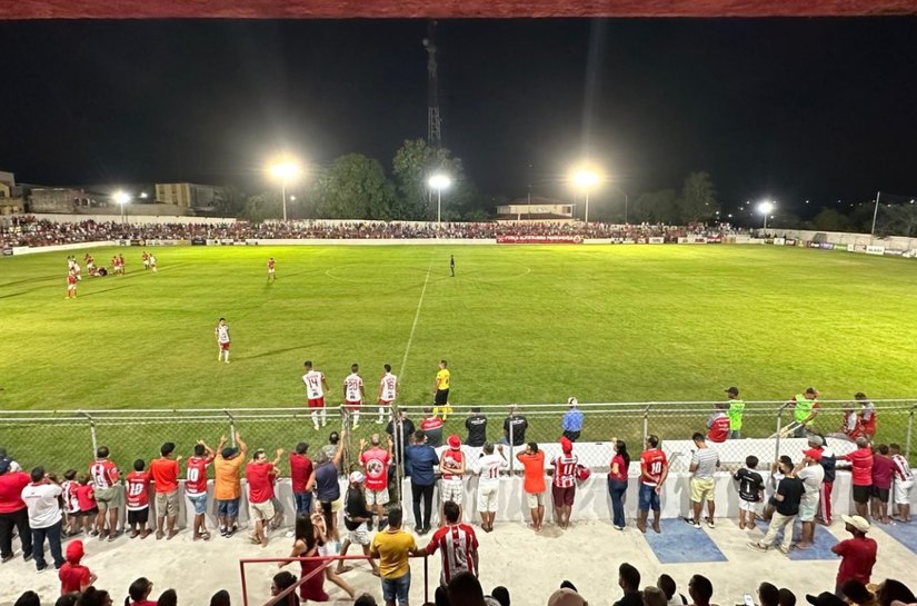 Inauguração de refletores é marco histórico dos 115 anos do Sport Club Penedense