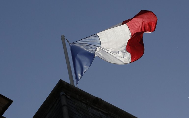 Influência e dinheiro: analista explica objetivos primários da postura nuclear de Macron