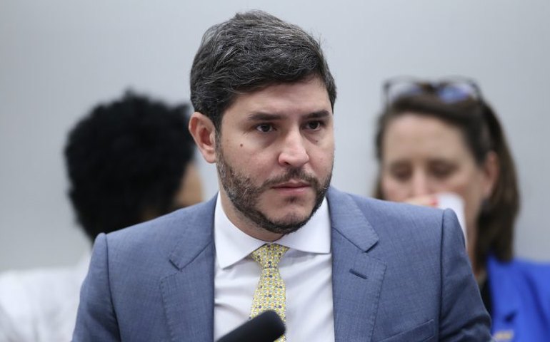 Comissão aprova obrigação de escolas promoverem campanhas sobre doação de sangue, órgãos, tecidos e leite materno