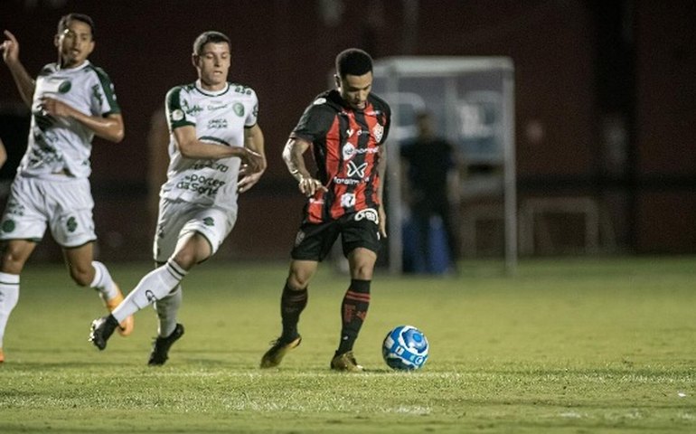 Vitória supera o Guarani e aumenta vantagem na liderança da Série B