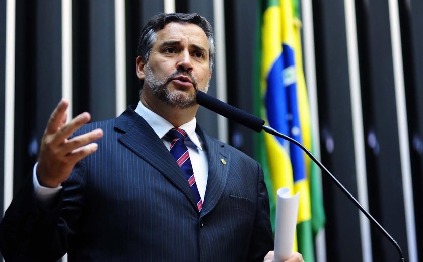 Líder do PT contraria Wagner sobre Ciro e diz que plano Lula está mantido