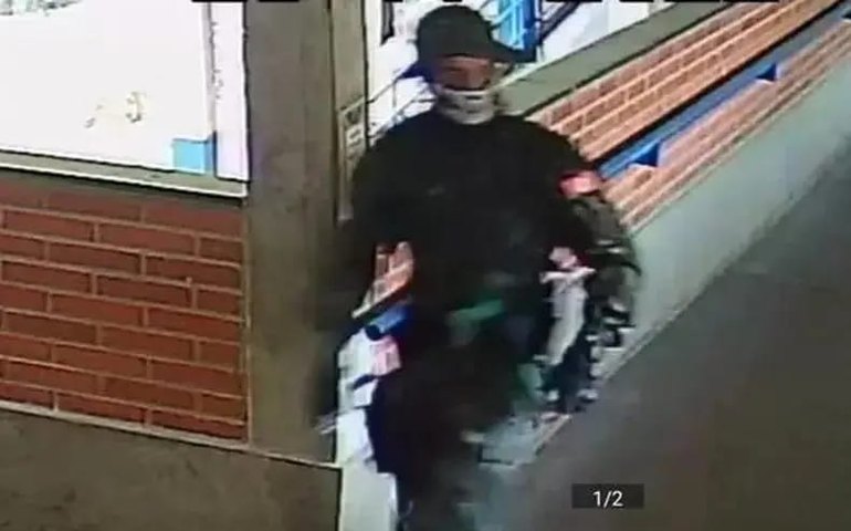 Atirador no ES tem 16 anos, é filho de PM e usava suástica em ataque a escolas