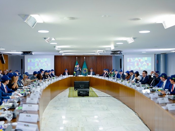 Lula defende soberania, negociação e multilateralismo em reunião ministerial