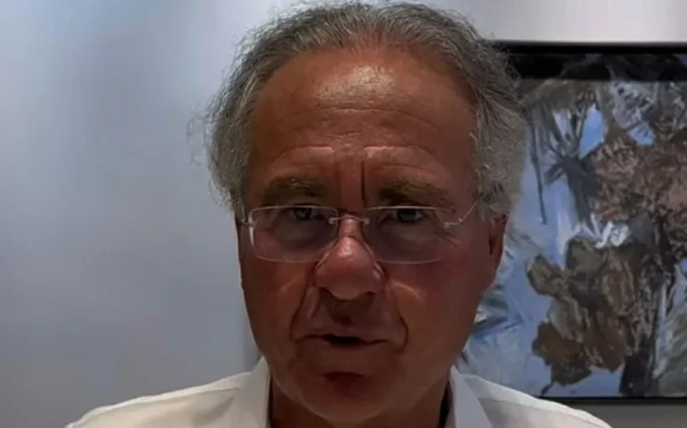 Renan Calheiros retoma ofensiva contra o Banco Master e promete investigação rigorosa no Congresso