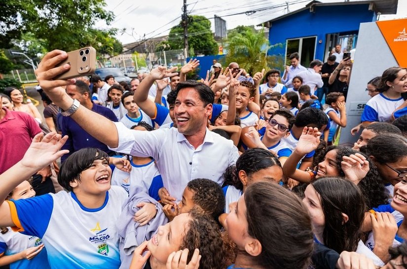 Prefeito Rodrigo Cunha entrega Escola Maceió Leitura com estrutura para 850 alunos