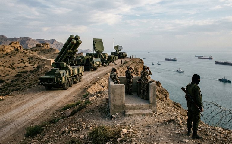 Irã declara 'alerta máximo de combate' após bloqueio dos EUA e ameaças de Trump