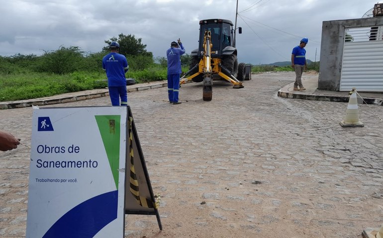 Águas do Sertão intensifica abastecimento de água em municípios com recentes avanços em obras de extensões de rede