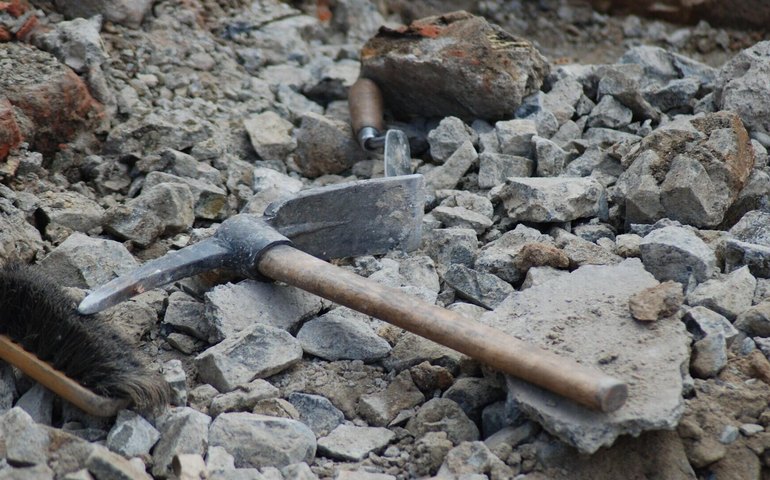Conjunto de ferramentas da Idade do Ferro é desenterrado na Romênia (FOTOS)