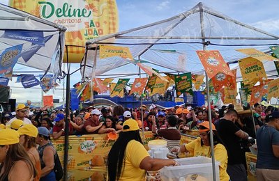Deline coletou 5 mil embalagens para reciclagem durante São João de Caruaru