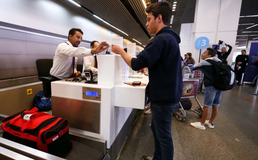 Saiba como autorizar viagem de menores sem precisar ir a cartório