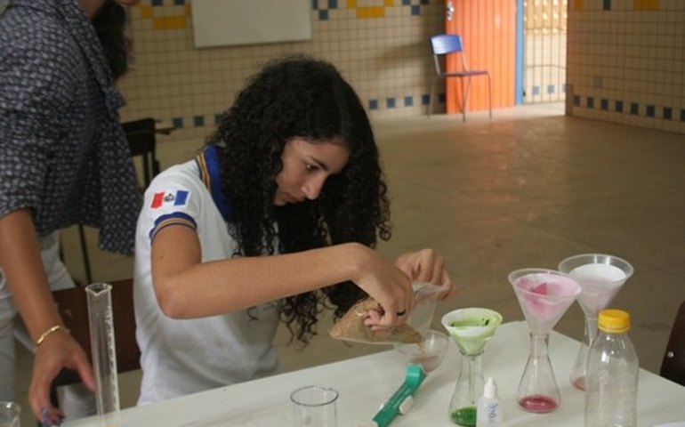 Educação apresenta programa de Ensino Integral à comunidade de Delmiro Gouveia