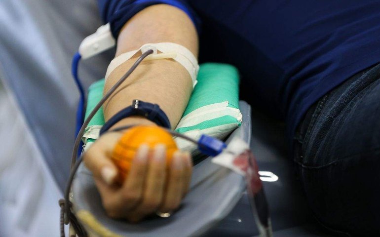 Com pandemia, queda nos estoques de sangue e hemoderivados é de 20% no País