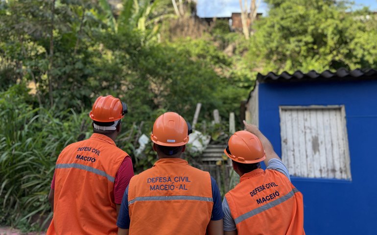 Defesa Civil de Maceió faz levantamento em grotas da capital