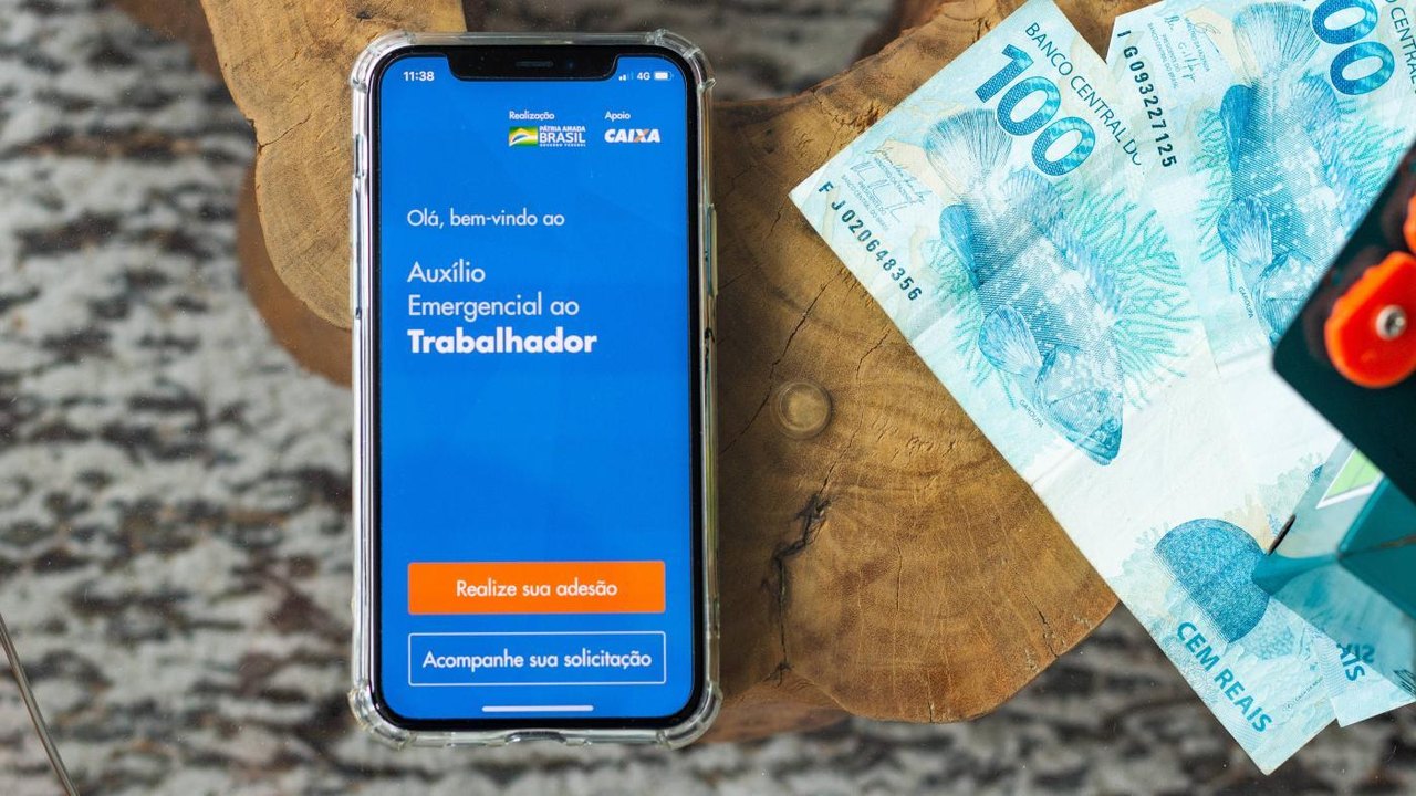 Mais de 9,5 milhões de pessoas recebem o auxílio de R$600