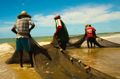 MPF busca garantir pesca tradicional nas praias de Barra de Santo Antônio