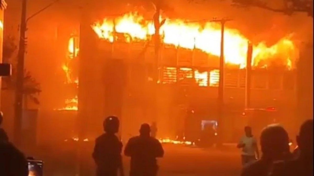 Incêndio em prédio da UFPE no Recife leva AGU a pedir investigação