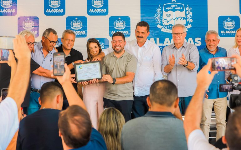 Governo de Alagoas entrega obras nos 192 anos de emancipação política de Viçosa