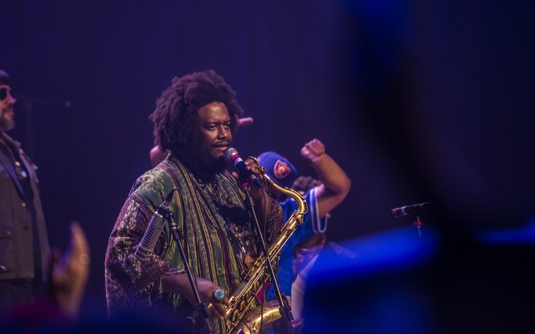 Astro Kamasi Washington retorna ao Brasil para três megashows