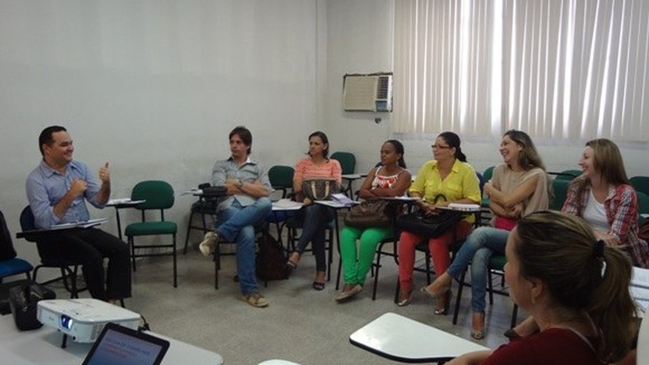 Secretaria da Mulher capacita professores para Escola de Conselhos