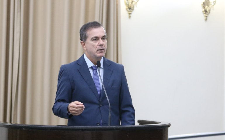 Ronaldo Medeiros critica o governo federal sobre à realização do Enem