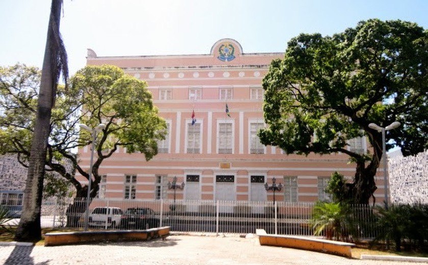Dois deputados devem assumir vaga na Assembleia Legislativa de Alagoas