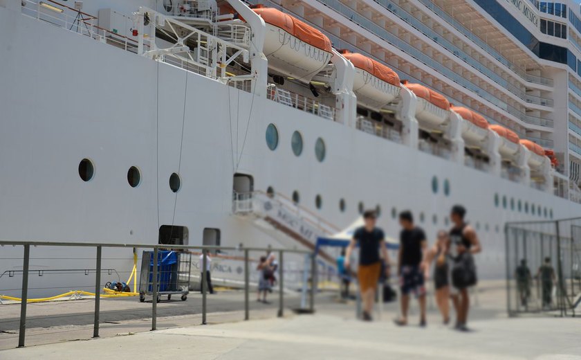 Passageiros relatam que foram despejados do MSC Seashore na Bahia