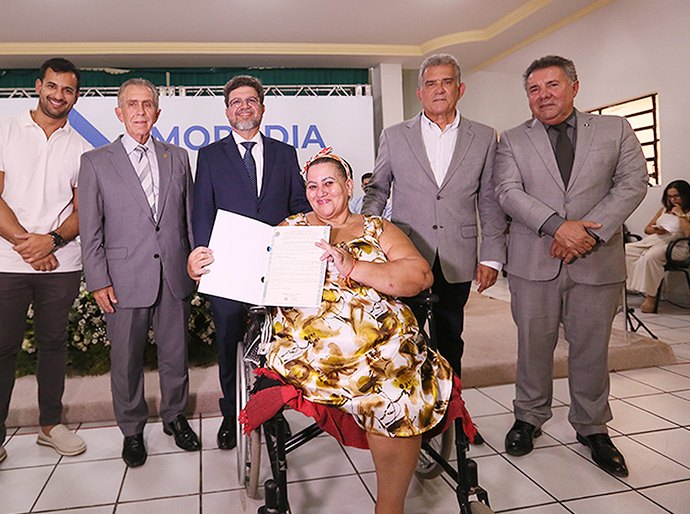 TJAL entrega 80 títulos de propriedade a famílias em Pão de Açúcar