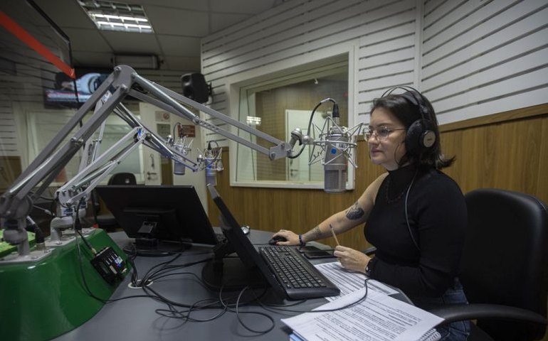 Normas para emissão de carteira profissional de radialista entram em vigor