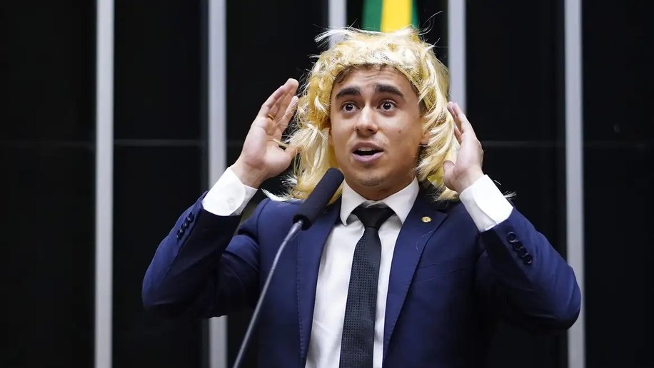 Justiça condena Nikolas por discurso transfóbico na Câmara