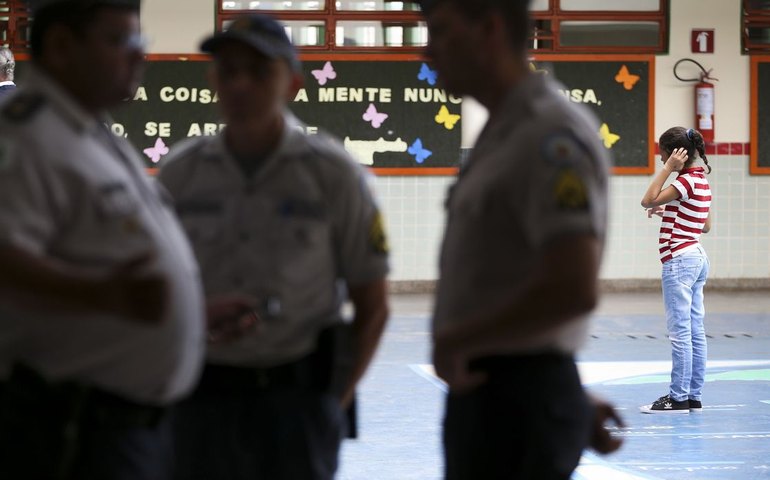 PGR dá aval a escolas cívico-militares paulistas, mas veta pagamentos extras a policiais