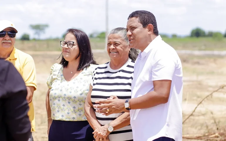 Presença de Júlio Cezar na gestão e fala da vice aprofundam suspeita de tutela da prefeita e reforça a pergunta: quem manda na prefeitura de Palmeira?