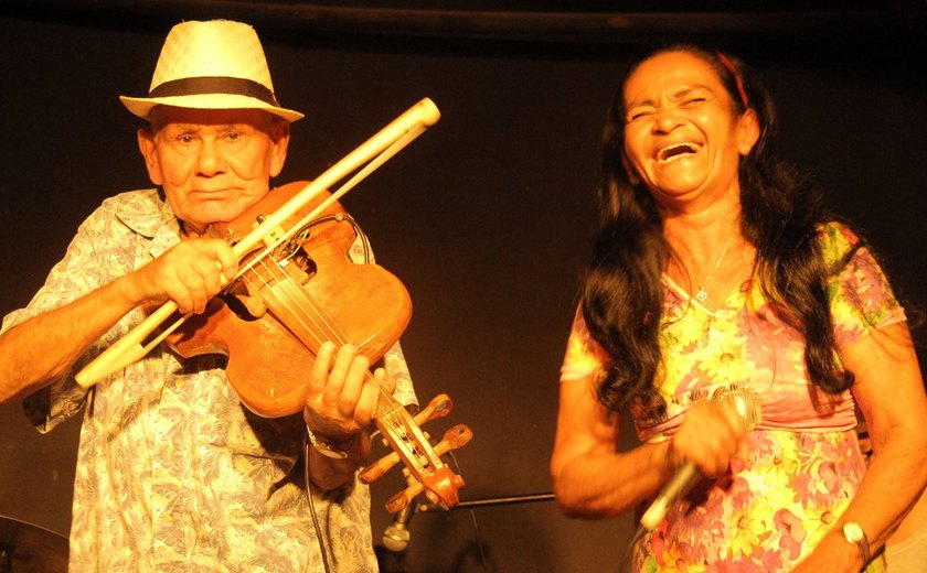 Cuidado com a saúde, rodas de conversa e poesia no Teatro Deodoro