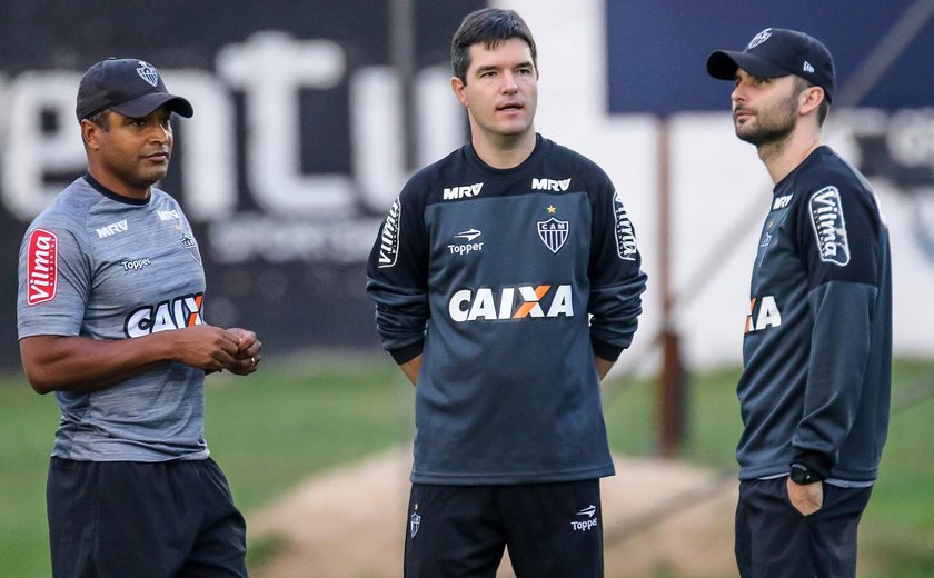 Treino do Atlético-MG tem discussão em campo e lesão de Leonardo Silva