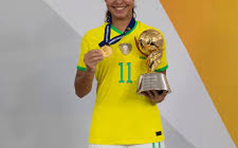 Esperança para Copa no Brasil em 2027, Giovanna Waksman comemora fim de temporada com 83 gols em 21 jogos