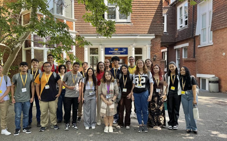 Da sala de aula alagoana para o mundo: intercâmbio na Inglaterra transforma a rotina de 100 estudantes