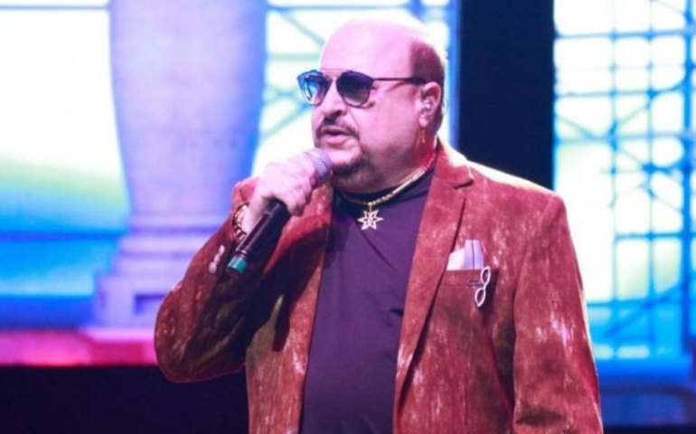 Paulinho, vocalista do Roupa Nova, é internado com covid-19 no Rio