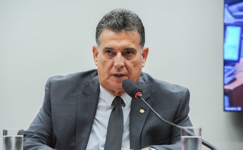 Comissão aprova proposta que prevê convênios para garantir porte de arma aos guardas municipais