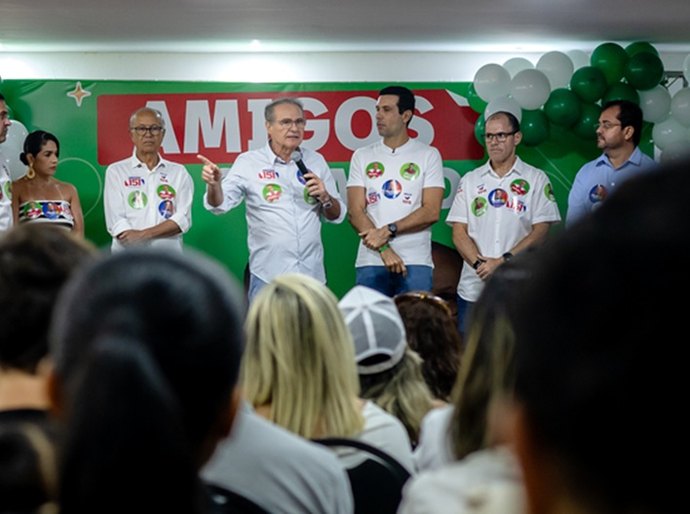 “Ajudei a criar o SUS e salvar vidas sempre será prioridade”, diz Renan Calheiros em reunião com profissionais da área
