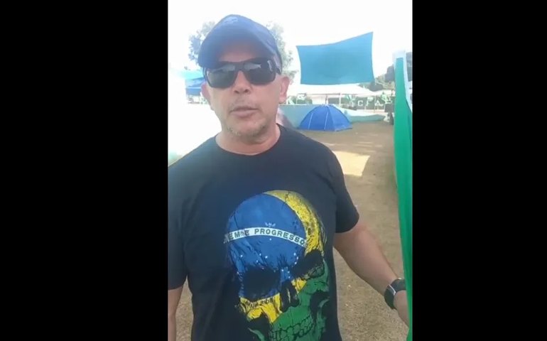 Empresário que ameaçou Randolfe paga fiança de R$ 60 mil e é solto