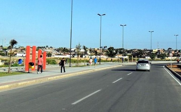 Jovem é atacada por Pitbull no Bosque das Arapiracas