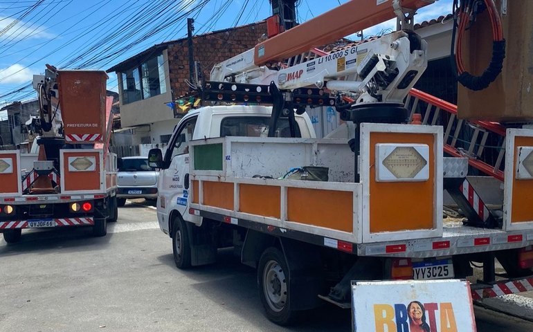 Brota na Grota: comunidades no Antares e Feitosa recebem iluminação em LED