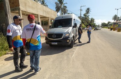 Nova fiscalização de transportadores turísticos identifica irregularidades em Maragogi