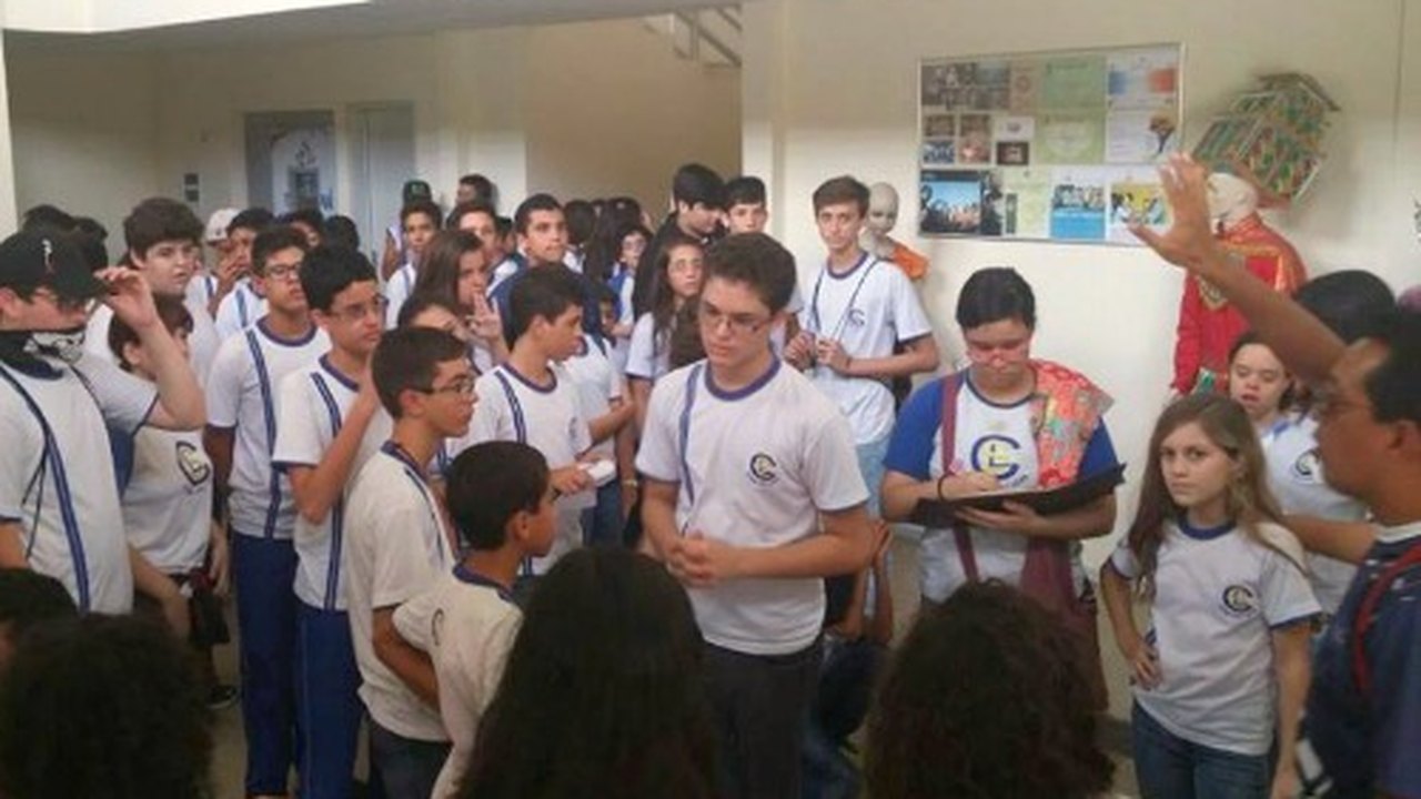 Arapiraca: Estudantes de Maceió visitam instalações da Casa da Cultura