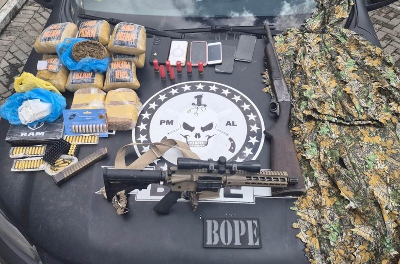 Operação apreende arsenal e prende dois por tráfico de drogas